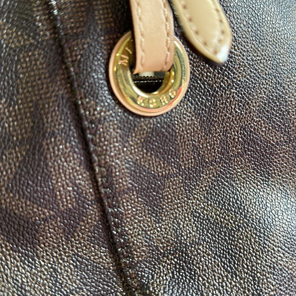 Michael Kors - Picture 3 of 9